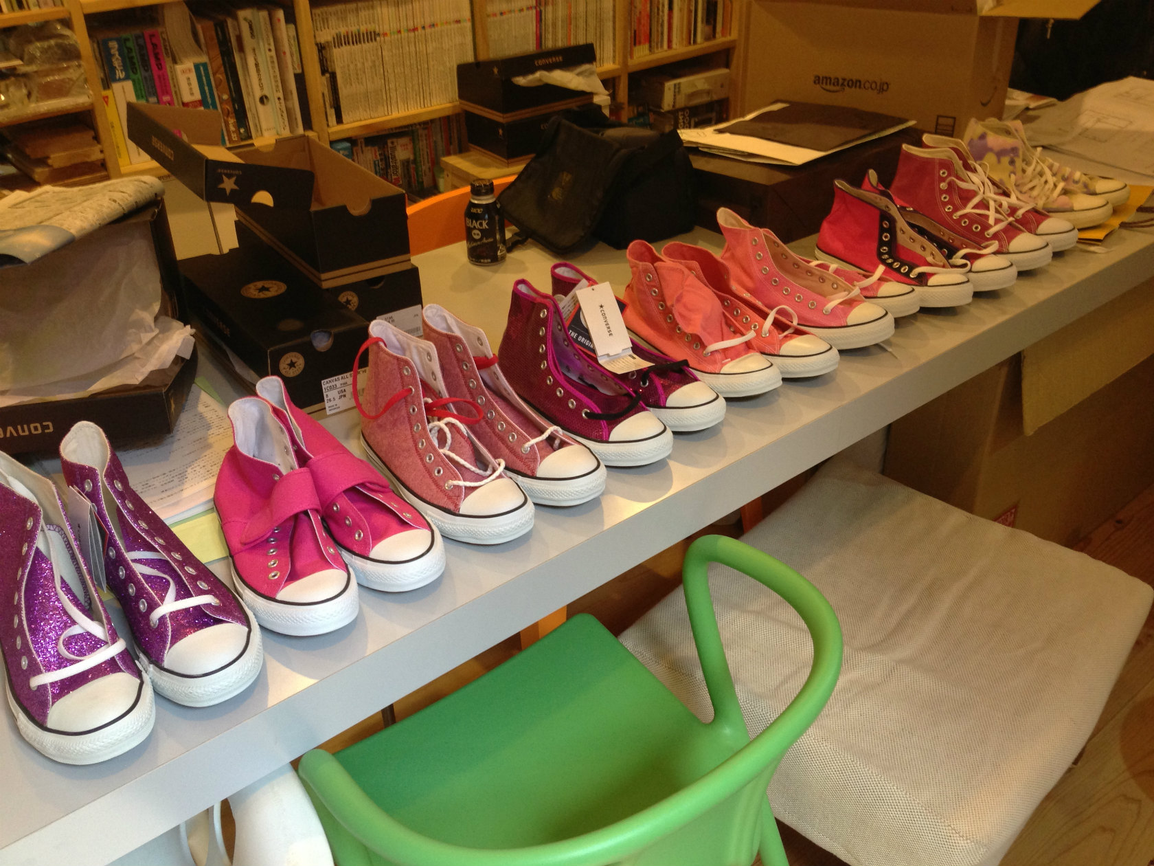 ピンクコンバース。